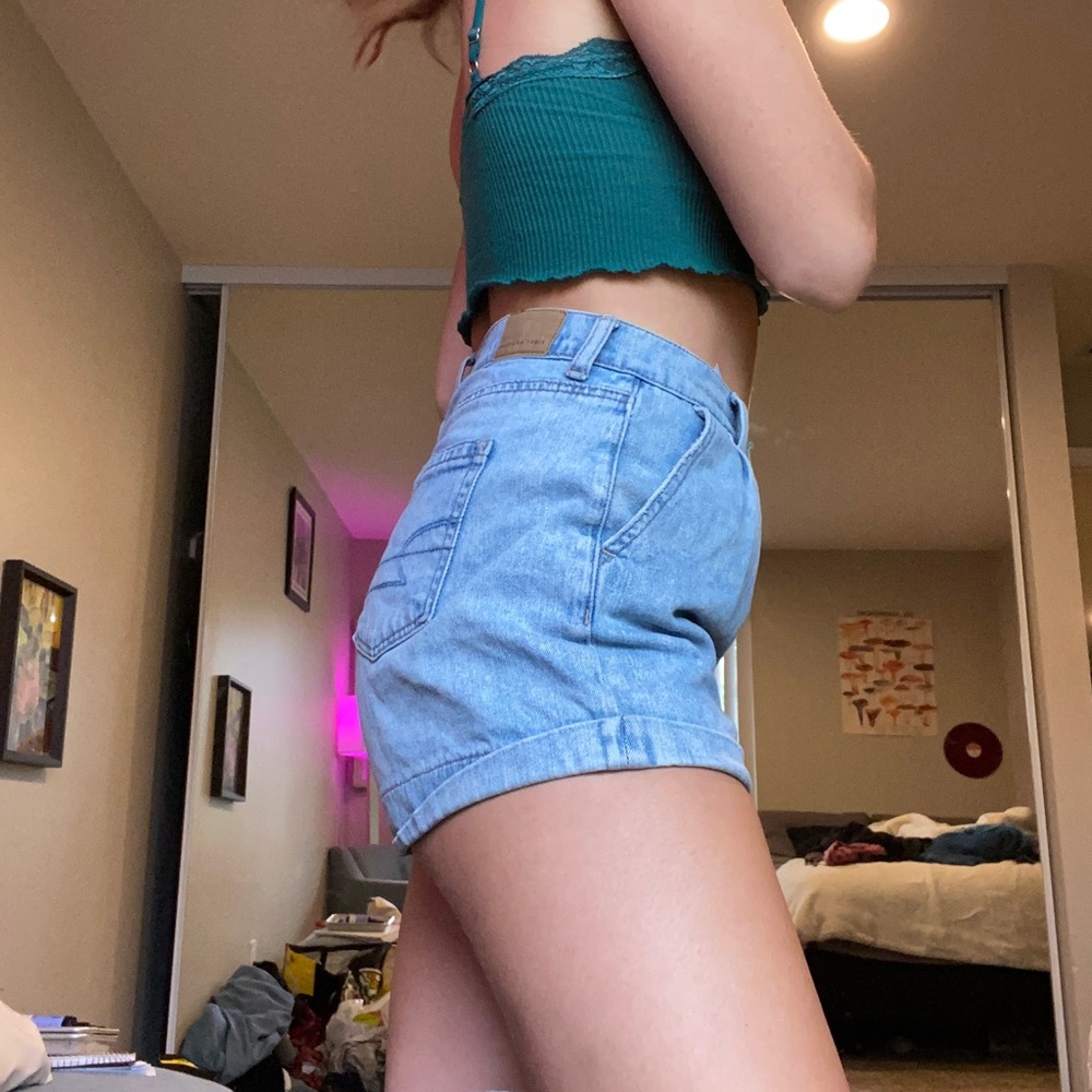 Shorts - Picture 2 of 3